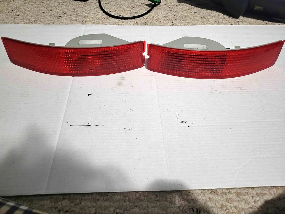 Volvo XC90 Rear Fog Light & Passenger Reflector