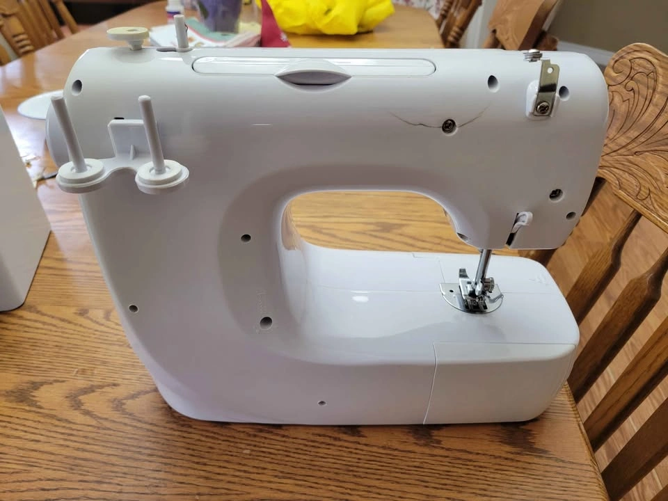 Sewing machine (Euro-ProX 464xc) - photo 3