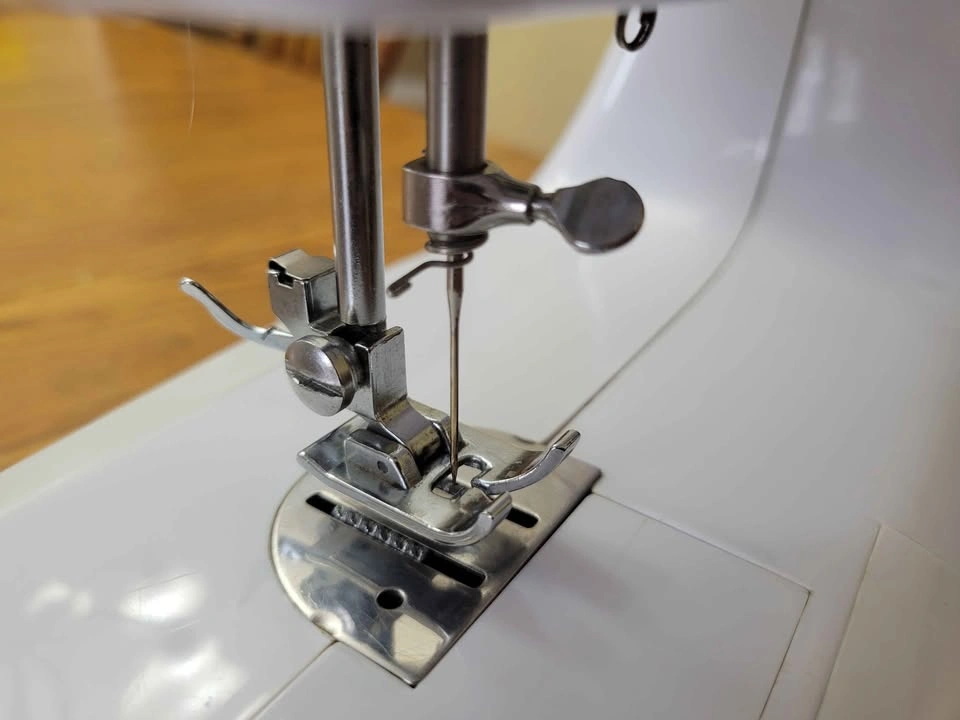 Sewing machine (Euro-ProX 464xc) - photo 4