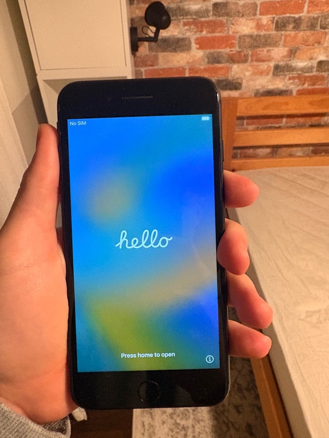 iPhone 8 Plus 64GB Unlocked - photo 5