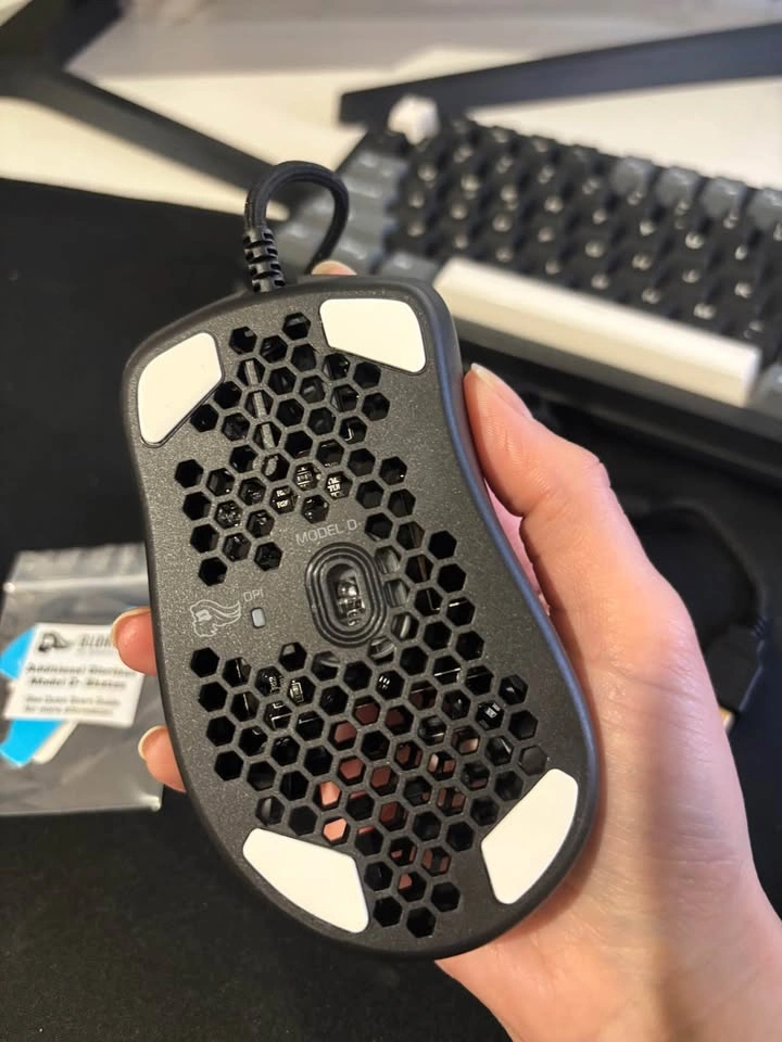 Glorious Model D Minus Honeycomb Mouse - photo 3
