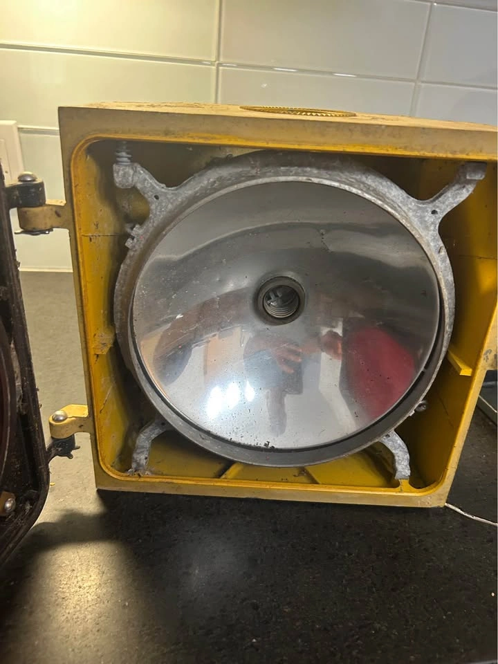 Vintage Red Traffic Light Signal - photo 2