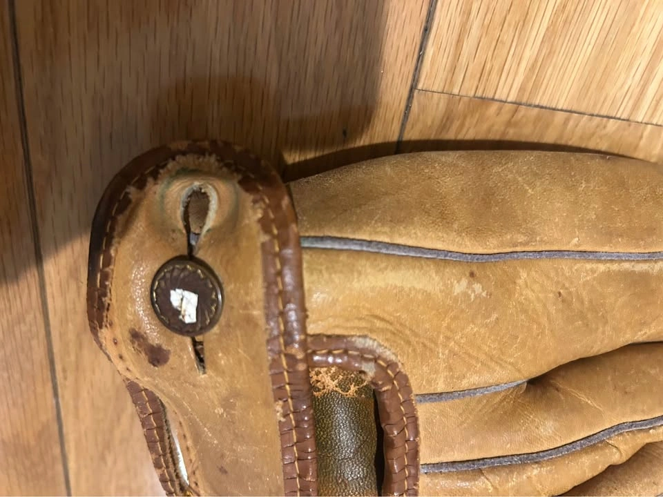 Vintage Hawthorne Baseball Glove & Hutch Catchers Mitt - photo 4