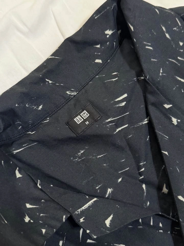Uniqlo Short Sleeve Button-Up Shirt - Mens M - Black - photo 3