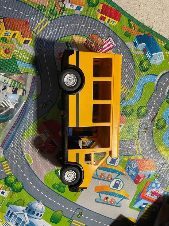 Playmobil School Bus with Lights - photo 2