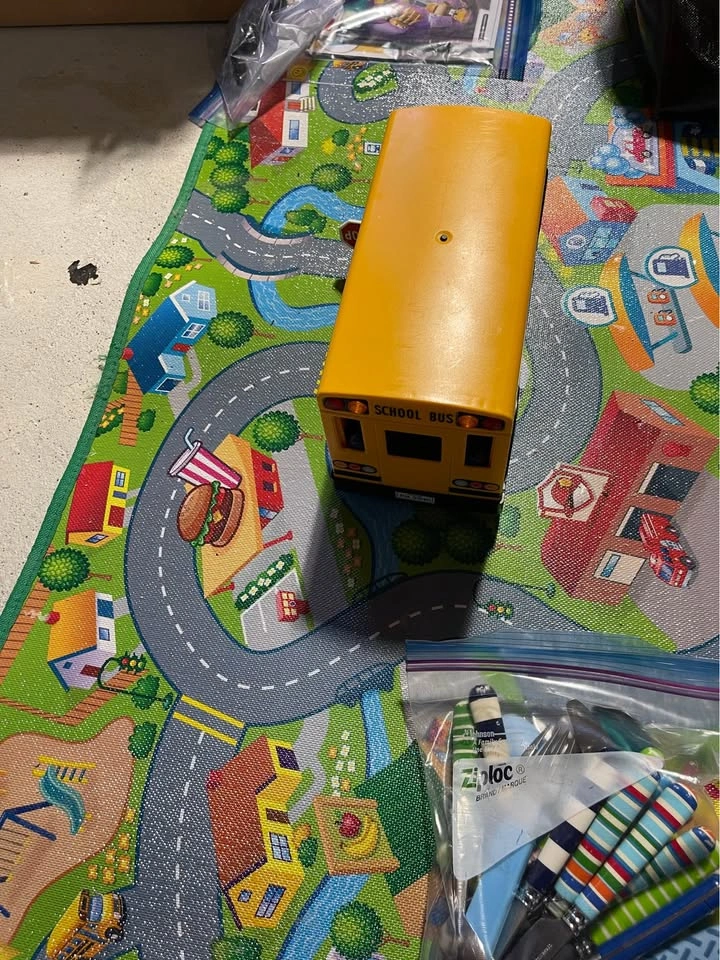 Playmobil School Bus with Lights - photo 5