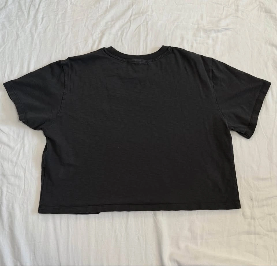Uniqlo Cropped T-Shirt - photo 2