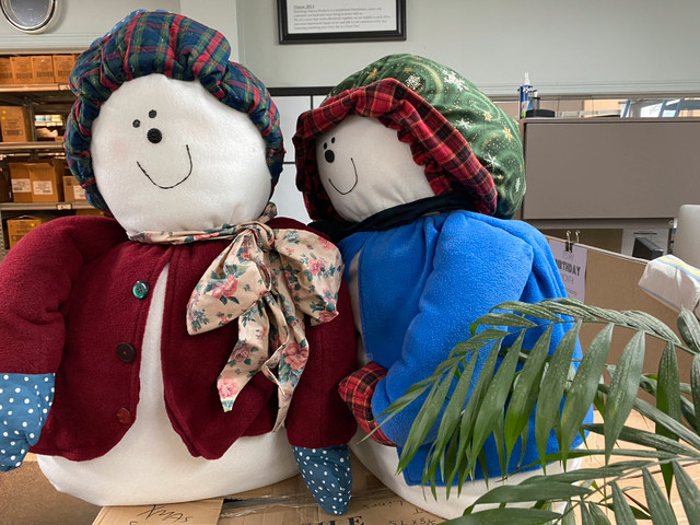 Very large stuffed snowman and snowwoman - photo 2