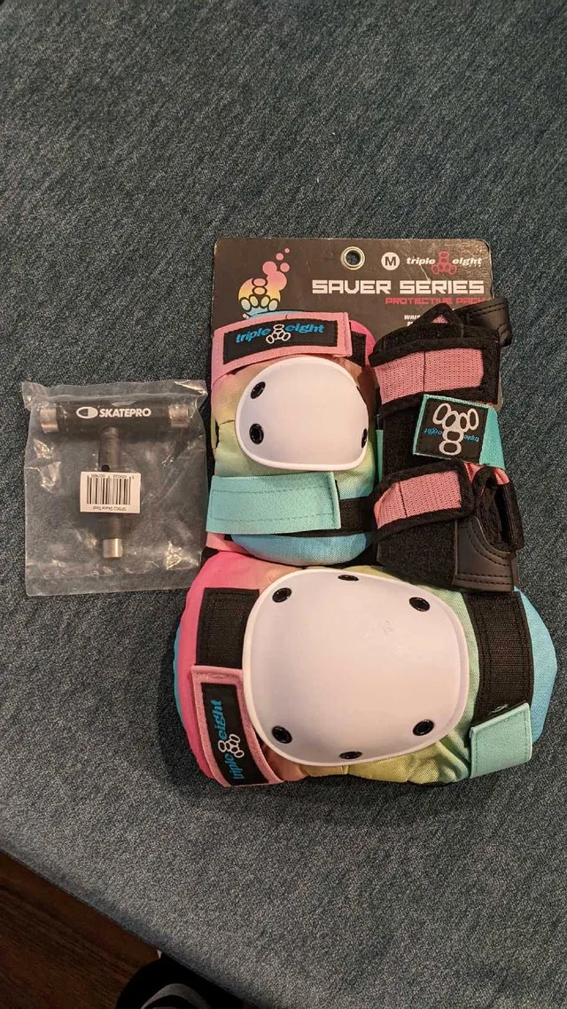 Roller Skates size 7 Aqua suede image indicator(4)