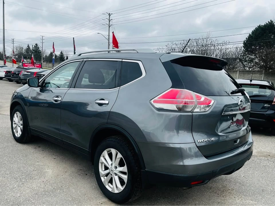 2016 Nissan Rogue SV - photo 2