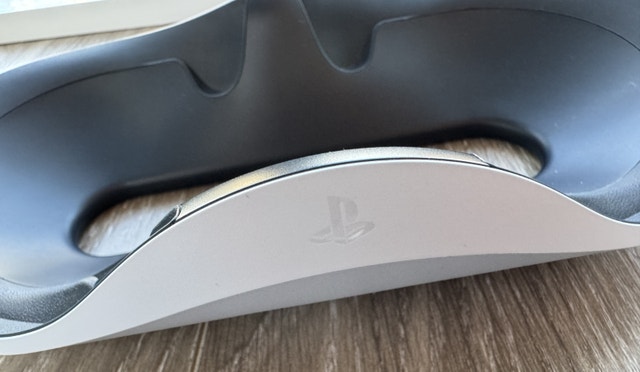 PlayStation VR2 Sense Controller Charging Station - photo 2