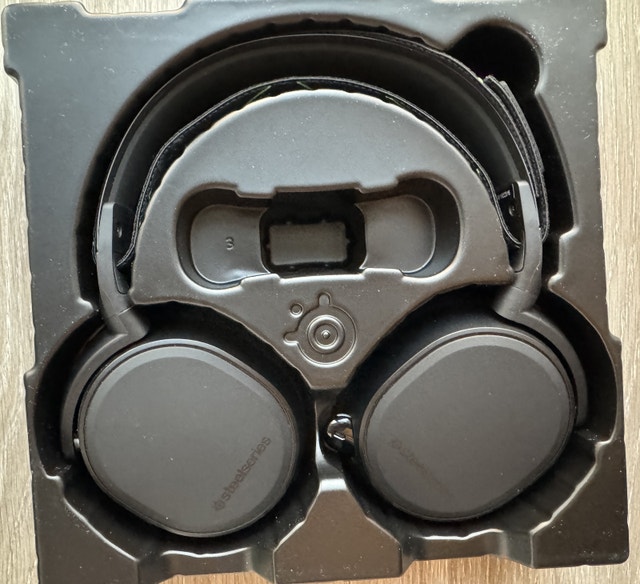 SteelSeries Arctis 9X Wireless Gaming Headset - photo 2