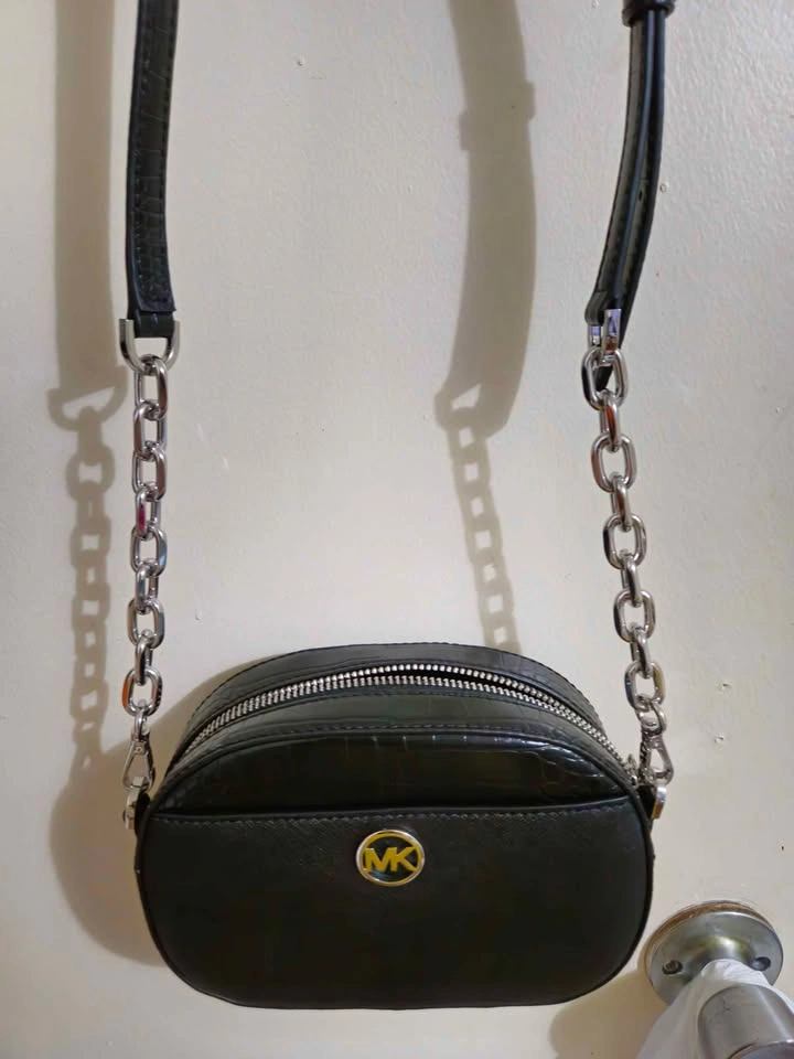 Michael Kor's - Jet Set Glam Leather Crossbody Bag - photo 2