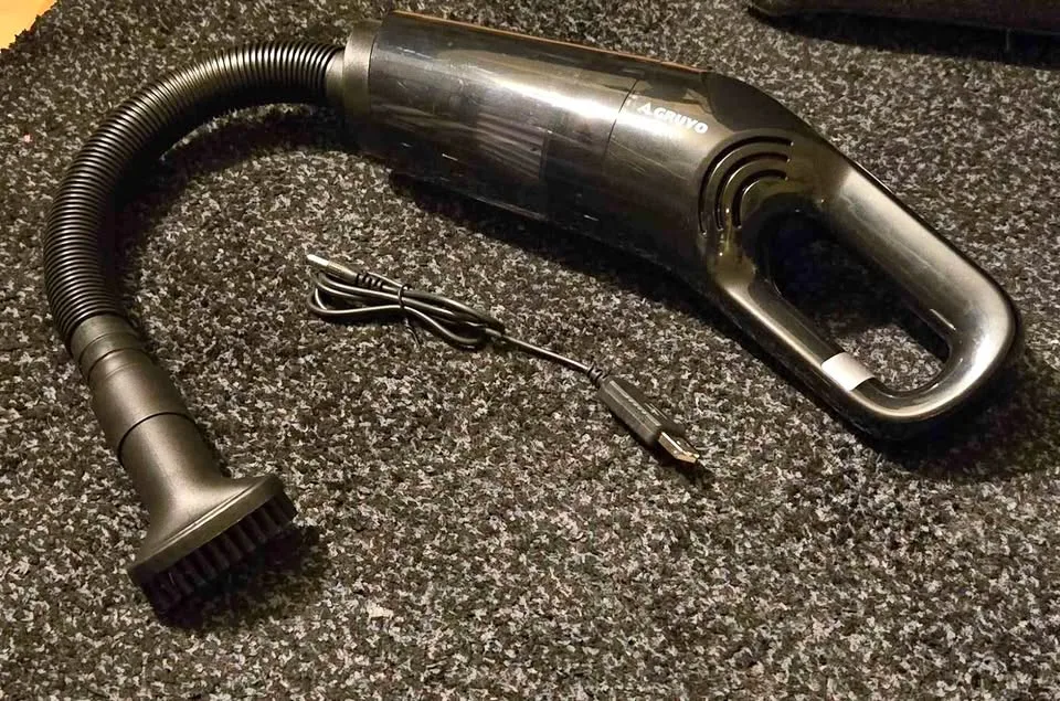 Handheld Car cleaning vacuum thumbnail