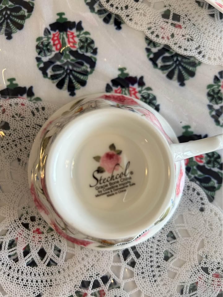 Teacups and Saucers - photo 2