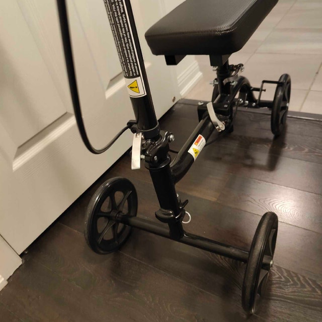 Knee scooter