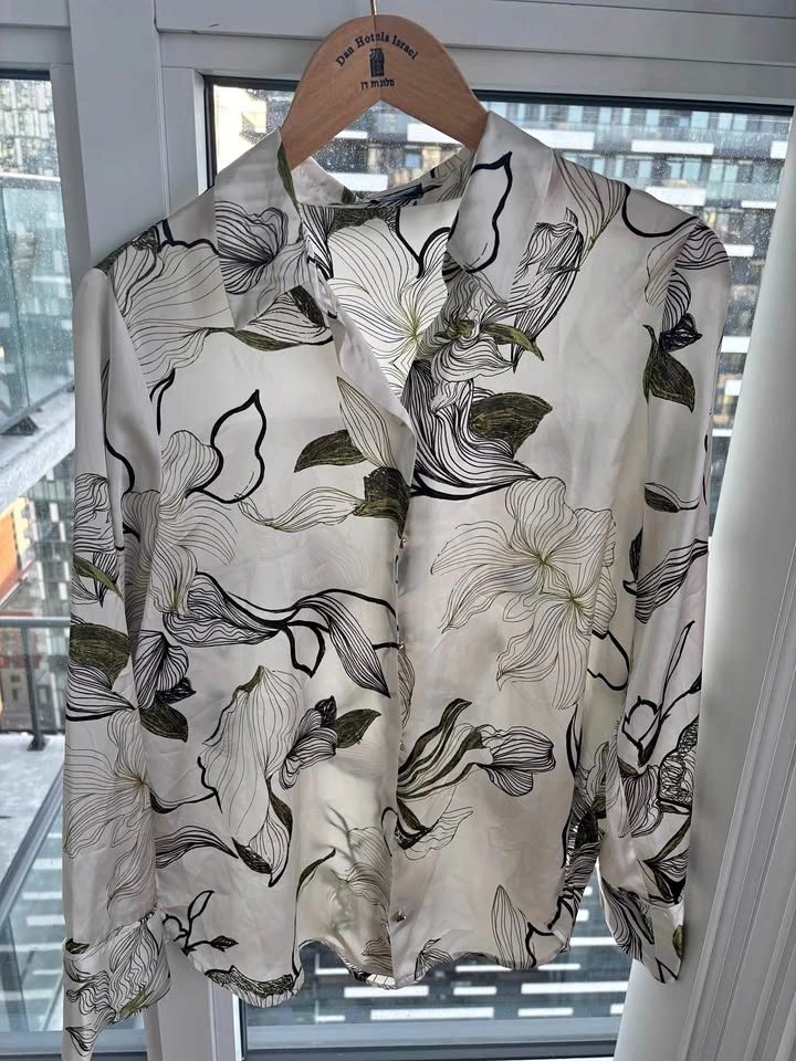 Zara Long Sleeve Button Up Floral Print Blouse - Small