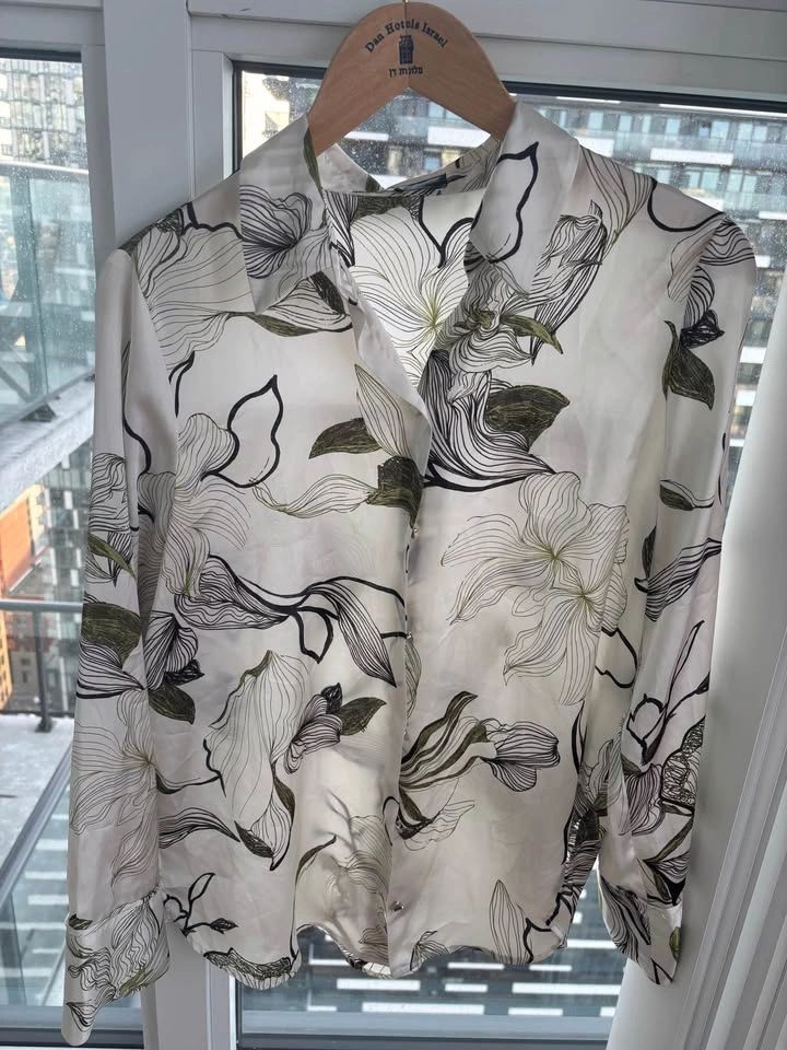 Zara Long Sleeve Button Up Floral Print Blouse - Small - photo 2