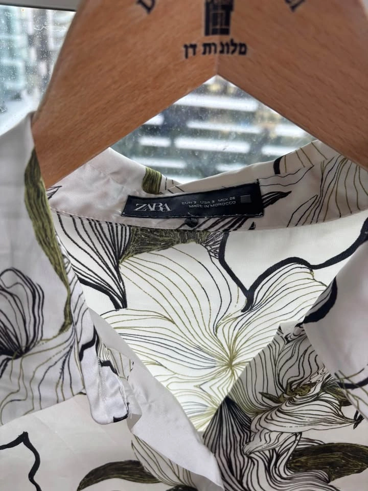 Zara Long Sleeve Button Up Floral Print Blouse - Small - photo 3