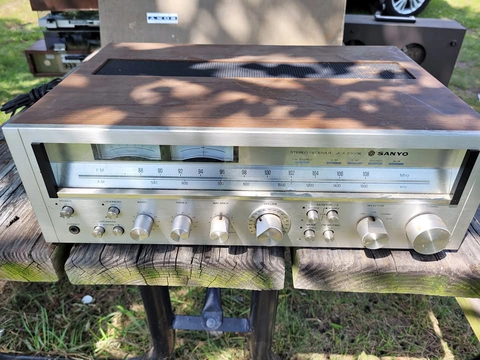 Sanyo JCX 2300K Stereo Vintage Wood Japan 1979
