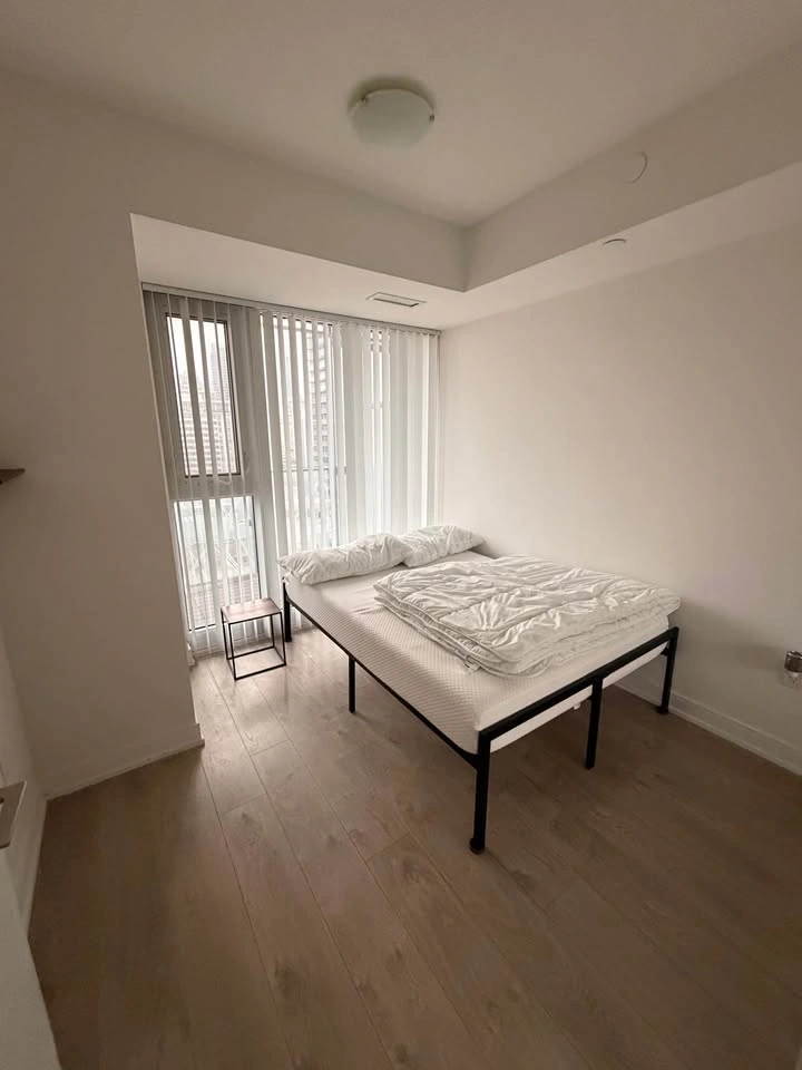 Private room for rent - photo 3