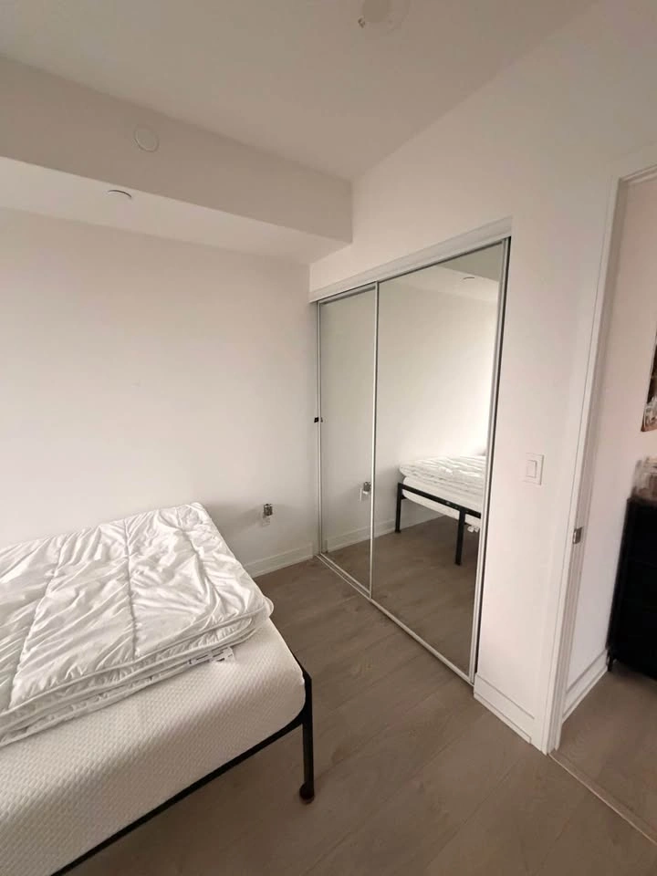 Private room for rent - photo 4