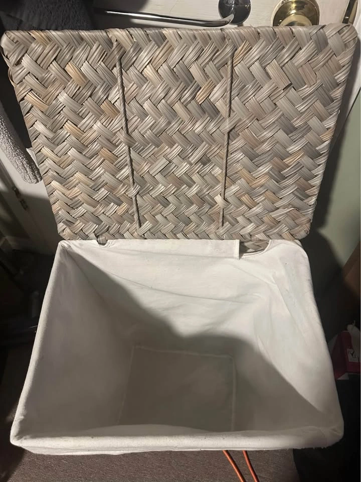 Wicker/woven laundry basket - photo 3