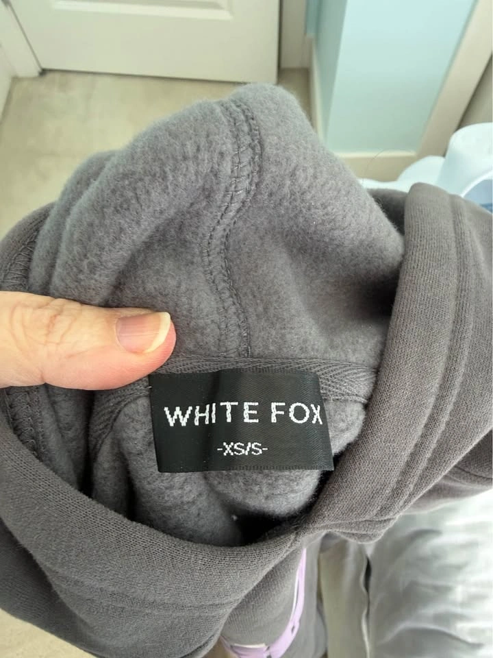 White Fox Hoodie size xs/s - photo 2
