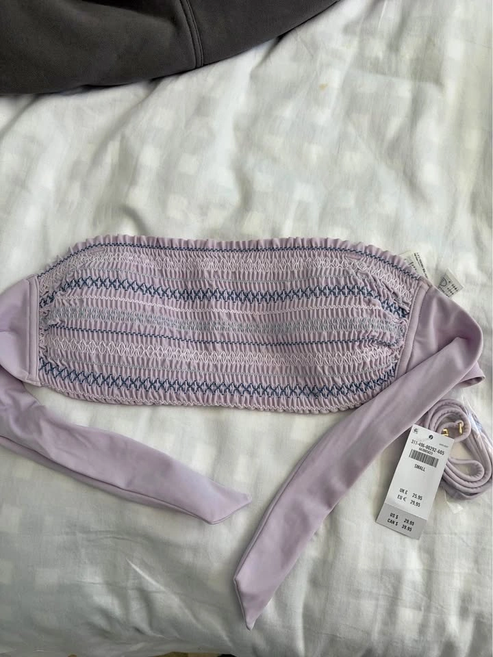Hollister top size S