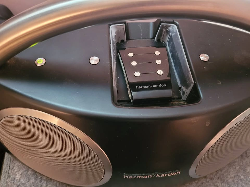 Harman Kardon Go+Play 1st Gen Portable Speaker - photo 2