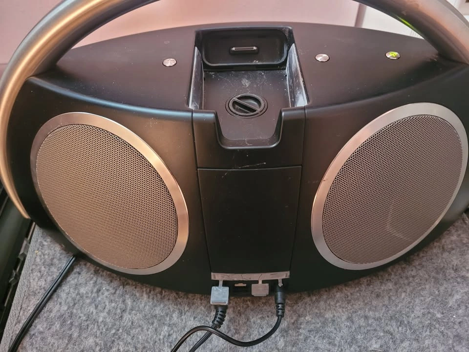 Harman Kardon Go+Play 1st Gen Portable Speaker - photo 3