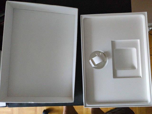 Box only - MacBook Pro Box - 14" and under - photo 3