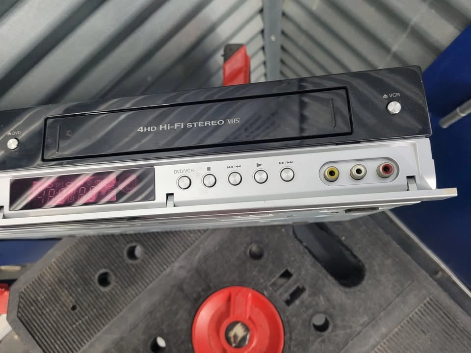 LG HiFi DVD/VHS/VCR Combo - photo 4