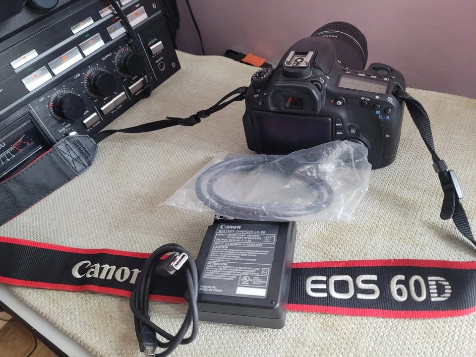 Canon EOS 60D DSLR Camera - photo 2