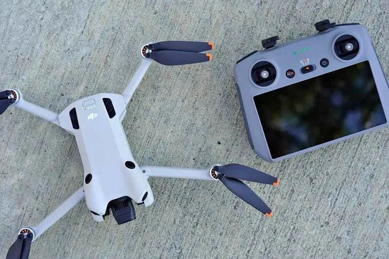 DJI Mini 4 Pro Fly More Combo