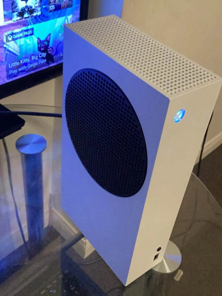 Xbox Series S - photo 2