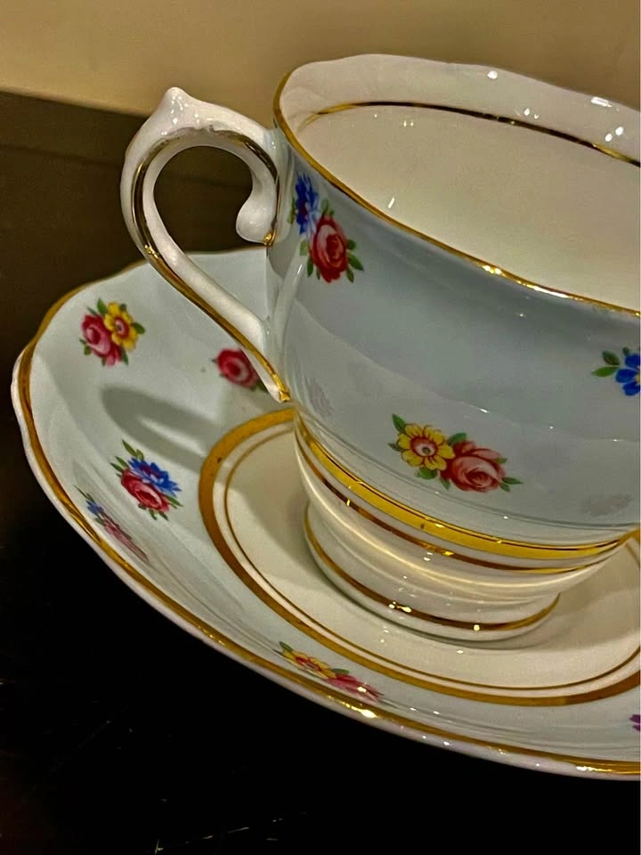 Colclough Cup and Saucer Bone China Light Blue Scallop Rim Engla - photo 2