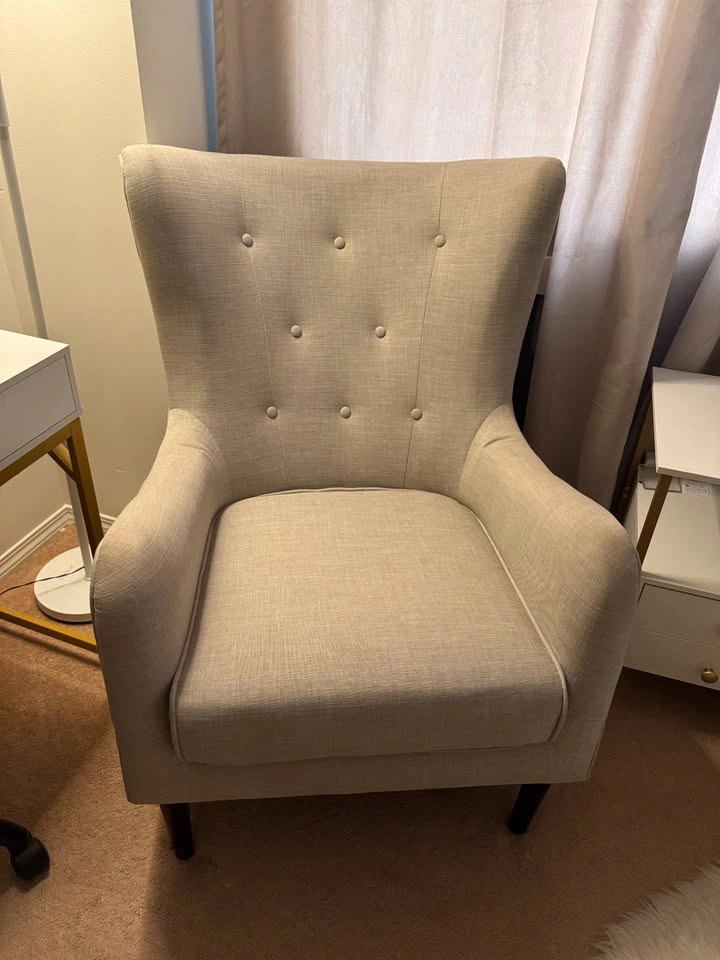 Tufted Wingback Accent chair - photo 2