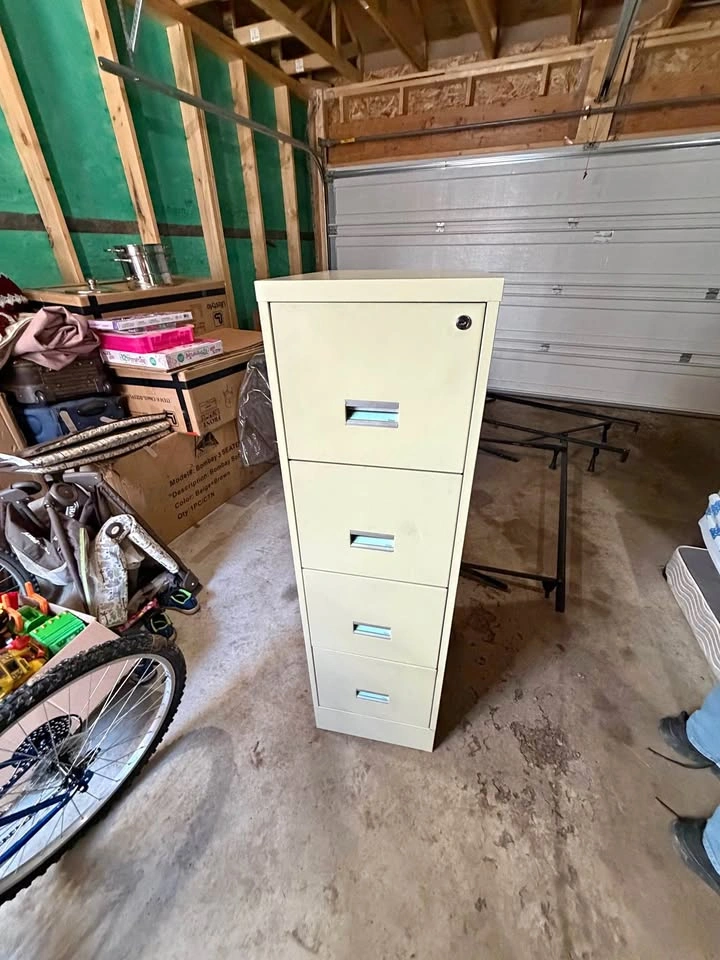 Filling cabinet