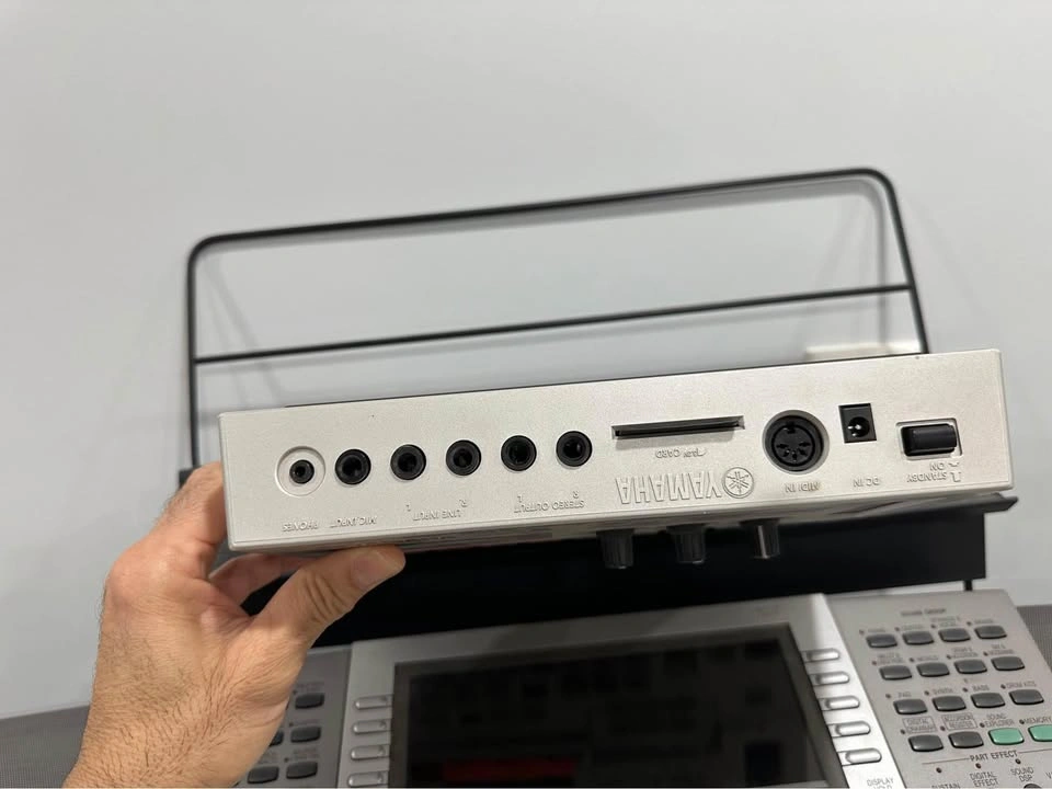 Yamaha SU200 Sampler with 32MB Card - photo 2