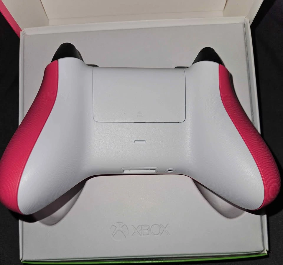 🎮 Xbox Core Wireless Controller – Deep Pink 🎮 Brand New - photo 3