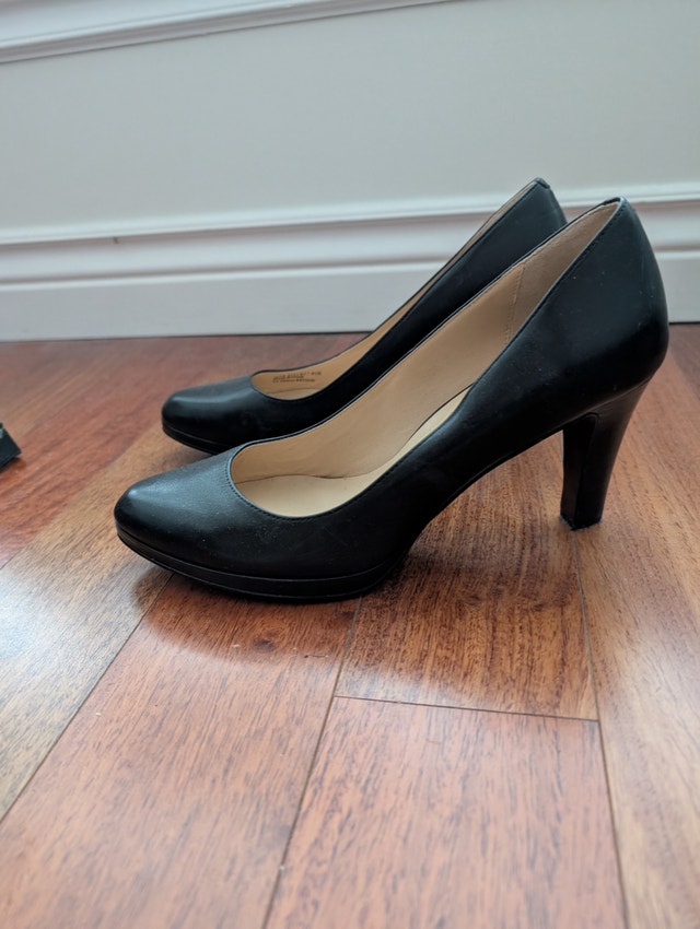 Cole Haan Nike Air Black Leather Pumps - photo 3