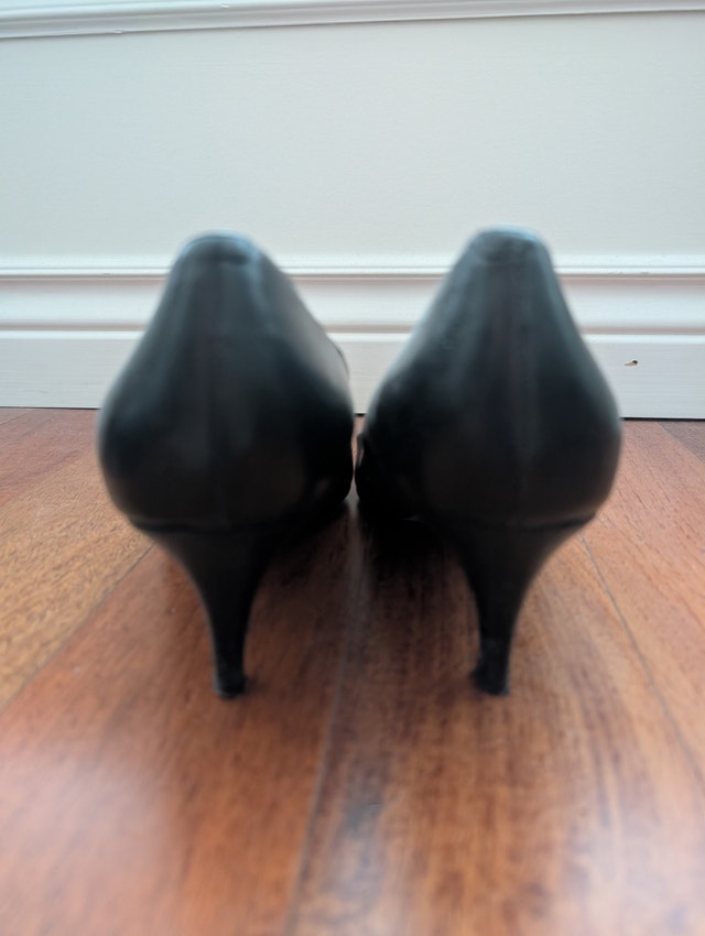 Cole Haan Black Leather Pumps - photo 3