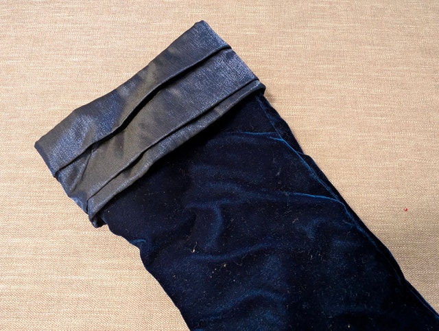 Navy blue velvet Christmas stocking - photo 2