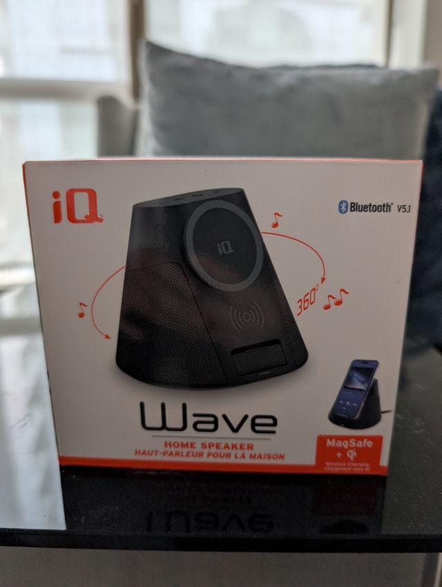 iQ Wave Home Speaker with Wireless Charging