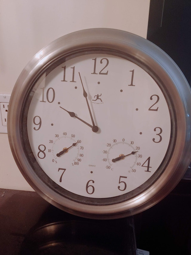 Round Metal Wall Clock 18.5 Inches