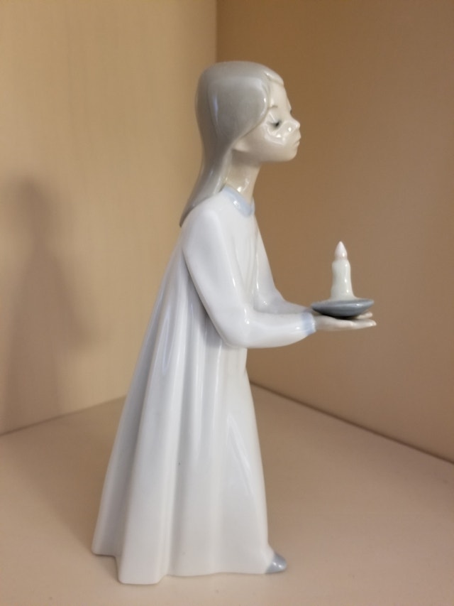 Lladro 'Girl with Candle' Collectible Figure #04868 - photo 2