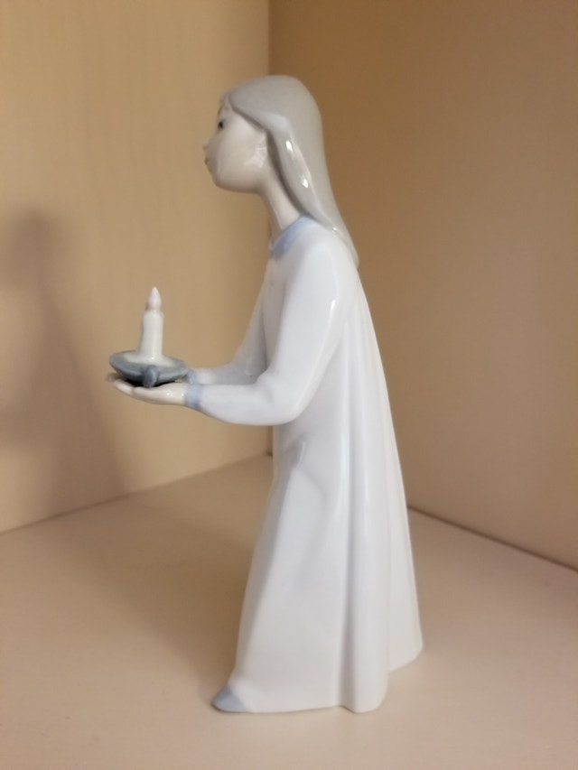 Lladro 'Girl with Candle' Collectible Figure #04868 - photo 3