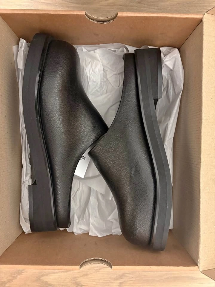 Korean Noar Unisex Mule - Black - Size 11 (New w/ Tags)