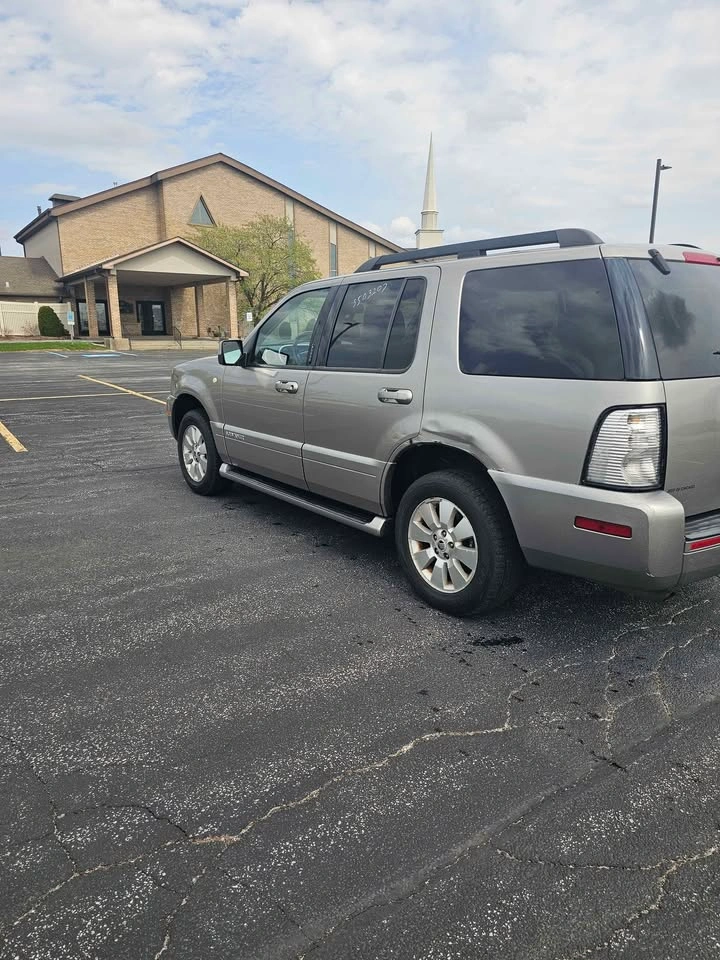 2008 Mercury Mountaineer Premier Sport Utility 4D - photo 2